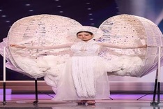 Vietnamese costume impresses audiences at Miss Universe 2021