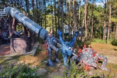 Da Lat sculptures promote Covid-19 prevention works