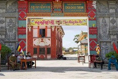 Khmer community celebrates New Year in pandemic fighting spirit