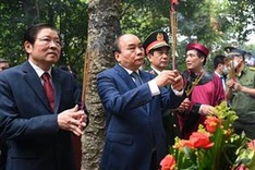 President offers incense in commemoration of Hung Kings
