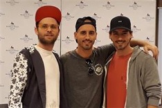 The Moffatts and 911 schedule Hanoi performance