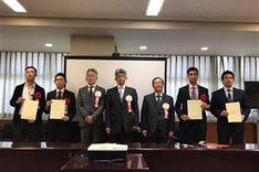 Four Vietnamese honoured as excellent foreign workers in Japan