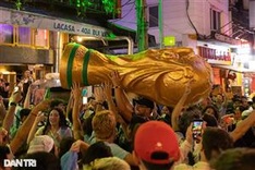 Argentina fans celebrate World Cup win on HCM City walking street