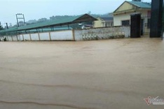 Flooding forces Ha Tinh schools to close