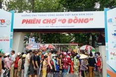Zero dong market held for workers in Binh Duong Province