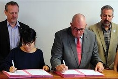 11 international organisations in Vietnam commit to environmental sustainability