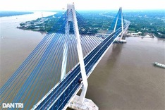 Major bridge connecting HCM City and Mekong Delta localities to open
