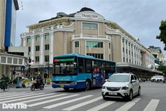 Hanoi buses remain deserted after resuming services
