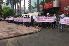 Parents sue school over online study fees in HCM City