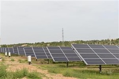 US and Standard Chartered Vietnam promote clean energy investments