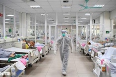 Hanoi to set up Tet Covid-19 patient care teams