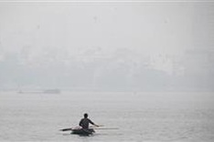 Severe air pollution in Hanoi to last until at least this weekend