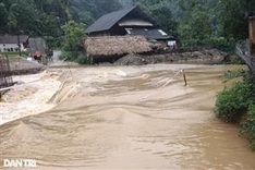 Poor villagers in Tuyen Quang need new bridge
