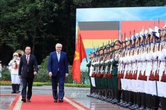 Welcome ceremony held for German President in Hanoi