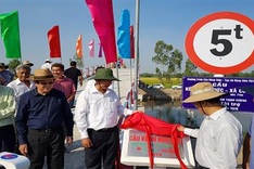 Former state president supports rural bridge construction