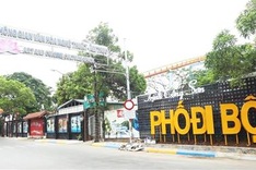 Hanoi reopens Trinh Cong Son Walking Street