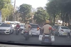 Policemen praised for helping woman in labour to hospital