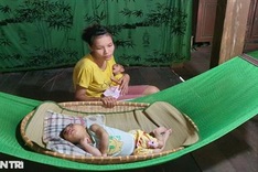 Poor couple seeks help to save ailing children