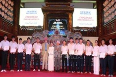 Vallet scholarships granted to 220 students in Thua Thien - Hue