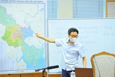 HCM City on right track in COVID-19 fight: official