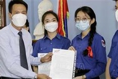 Scholarships offered to Nguyen Du bilingual school students in Laos