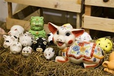 Hanoi hosting exhibition of pig objects