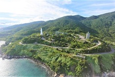 Son Tra Peninsula as the season changes