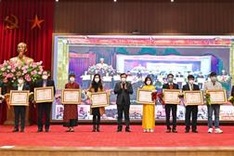 Meeting honours frontline workers in COVID-19 fight