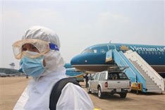 Airlines requested to reduce flights from and to Tan Son Nhat airport