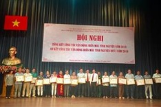 Outstanding blood donors honoured in HCM City