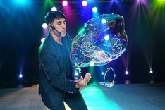 World famous bubble artist Fan Yang returns to Vietnam