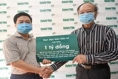 Dantri/DTiNews reader donates USD43,478 for hospital in Covid-19 fight