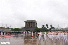 NA deputies pay tribute to late President Ho Chi Minh ahead of 4th session