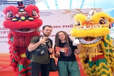 Localities welcome first tourists in Lunar New Year