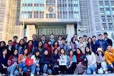 Japan gives scholarships on training Vietnamese officials and civil servants