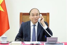 Vietnamese, Singaporean PMs hold phone talks on bilateral cooperation