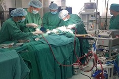 Two offer lung donation to save Covid 19-hit British pilot