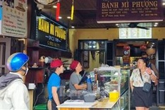 Hoi An sandwich shop reopens following food poisoning incident