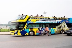 Hanoi double-decker bus service resumed