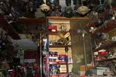 Hanoi family preserves vintage fans