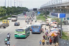 HCM City adds more bus routes linking metro line