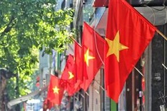 Hanoi to offer national flags to all households for 70th Liberation Day