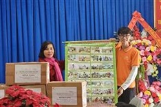 Dozen of bookcases delivered to remote areas thanks to student project