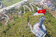 Ha Giang authorities approve fees for Dong Van Karst Plateau