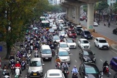 Hanoi streets see serious congestion on first working day of the new year
