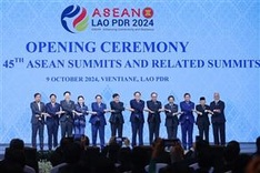PM Pham Minh Chinh attends ASEAN Summits in Vientiane