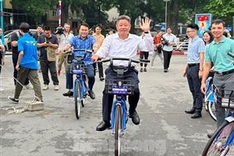 Hanoi officially launches public bike rental service