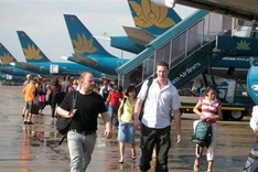 First foreign tourists return to Vietnam after two years