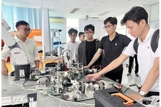 PM orders measures to promote human resources training in semiconductor, AI, cloud computing