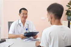 Hanoi hospital extends check-up time until 9 pm